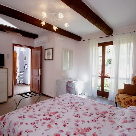 Casa Ierardi - Bed & Breakfast 3*