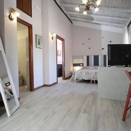 Casa Ierardi - Oda ve Kahvaltı Oleggio Castello